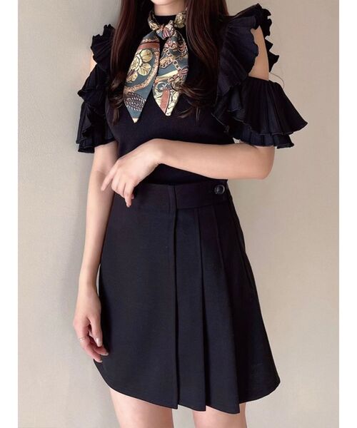 RESEXXY（リゼクシー）の「ポンチプリーツ切替スカパン（その他パンツ・レディース・ブラック/ベージュ・SMALL/MEDIUM）」の2枚目の写真