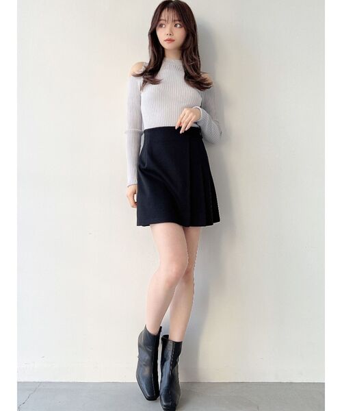 RESEXXY（リゼクシー）の「ポンチプリーツ切替スカパン（その他パンツ・レディース・ブラック/ベージュ・SMALL/MEDIUM）」の17枚目の写真