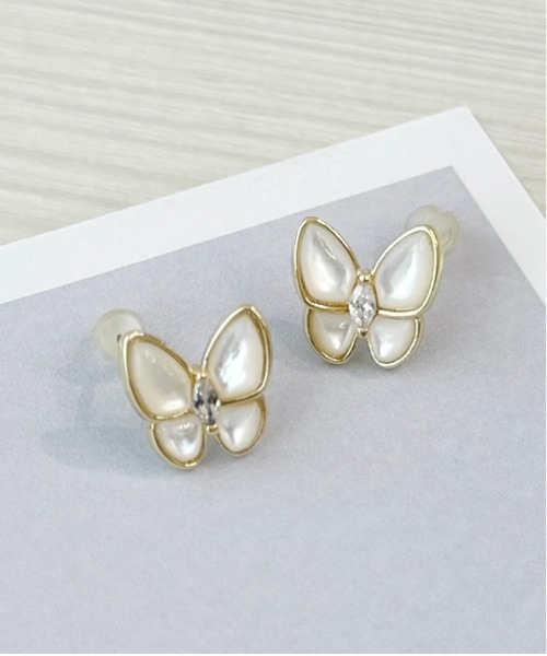 apres jour（アプレジュール）の「【apres jour×ARIAZ】立体蝶ピアス（ピアス（両耳用）・レディース・ゴールド・FREE）」の2枚目の写真