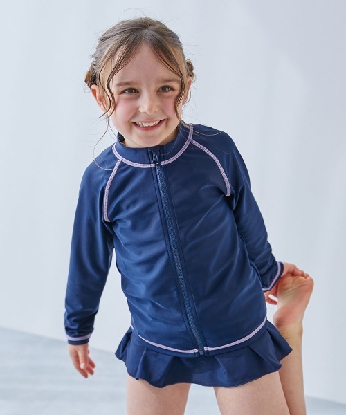 devirock（デビロック）の「UVカット スクール用 長袖ジップラッシュガード（ラッシュガード・キッズ・ネイビー/ネイビー×ホワイト/ネイビー系3/ネイビー系2/ネイビー系1・110cm/120cm/130cm/140cm/150cm/160cm/170cm）」の4枚目の写真