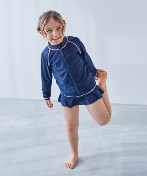 devirock（デビロック）の「UVカット スクール用 長袖ジップラッシュガード（ラッシュガード・キッズ・ネイビー/ネイビー×ホワイト/ネイビー系3/ネイビー系2/ネイビー系1・110cm/120cm/130cm/140cm/150cm/160cm/170cm）」の8枚目の写真