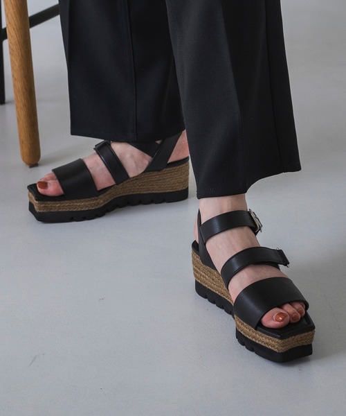 EVOL(イーボル)の「【EVOL】EVOL×Yukko 5.5cmウエッジコラボサンダル AU30482(サンダル・レディース・ブラック/ブラウン・XS/S/M/L)」の4枚目の写真