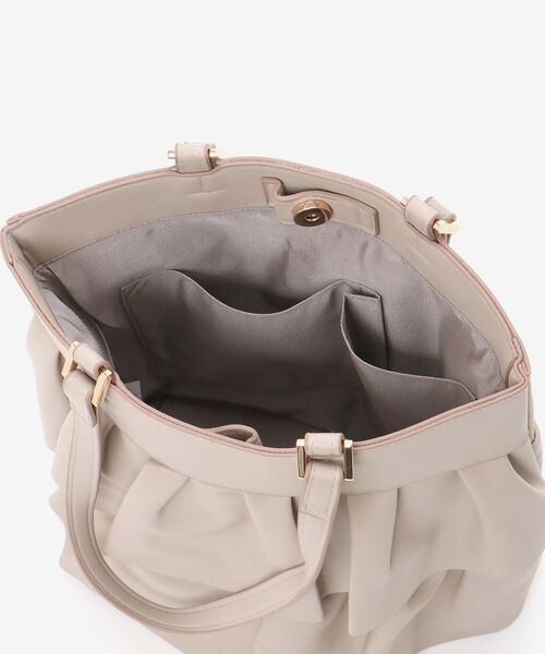 MAJESTIC LEGON（マジェスティックレゴン）の「フリルトートバッグ（トートバッグ・レディース・グレイッシュベージュ/ブラック・FREE）」の4枚目の写真