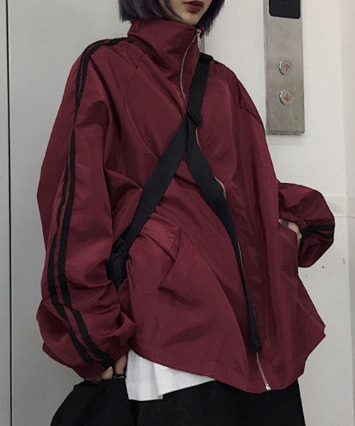 c.u.l（シーユーエル）の「ユニセックス ナイロン風トラックジャケット culw511（ジャージ・レディース・レッド/ブラック/ブルー/グリーン・M/S/L）」の4枚目の写真