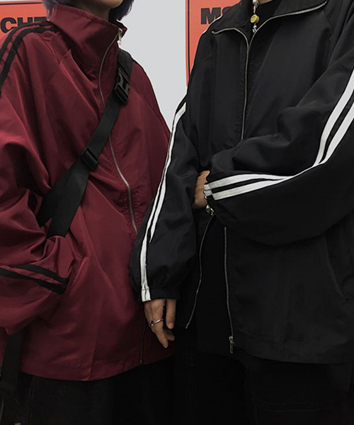 c.u.l（シーユーエル）の「ユニセックス ナイロン風トラックジャケット culw511（ジャージ・レディース・レッド/ブラック/ブルー/グリーン・M/S/L）」の5枚目の写真