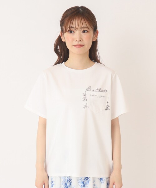 LAURA ASHLEY(ローラアシュレイ)の「【接触冷感/洗える】ブランブル柄ポケットTシャツ(Tシャツ/カットソー・レディース・ホワイト系/ネイビー/ダークブラウン・38/40)」の6枚目の写真