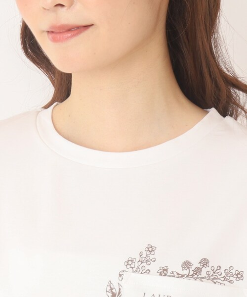 LAURA ASHLEY(ローラアシュレイ)の「【接触冷感/洗える】ブランブル柄ポケットTシャツ(Tシャツ/カットソー・レディース・ホワイト系/ネイビー/ダークブラウン・38/40)」の13枚目の写真