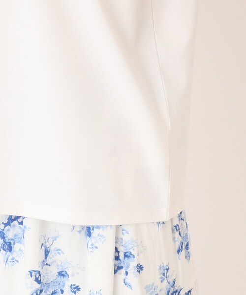 LAURA ASHLEY(ローラアシュレイ)の「【接触冷感/洗える】ブランブル柄ポケットTシャツ(Tシャツ/カットソー・レディース・ホワイト系/ネイビー/ダークブラウン・38/40)」の4枚目の写真