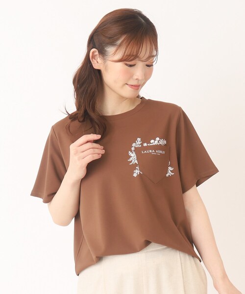 LAURA ASHLEY(ローラアシュレイ)の「【接触冷感/洗える】ブランブル柄ポケットTシャツ(Tシャツ/カットソー・レディース・ホワイト系/ネイビー/ダークブラウン・38/40)」の7枚目の写真
