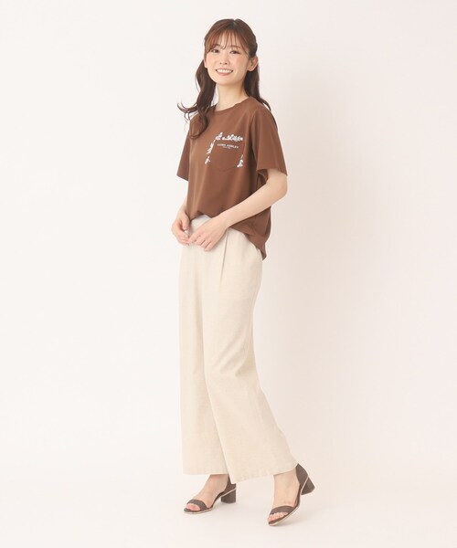 LAURA ASHLEY(ローラアシュレイ)の「【接触冷感/洗える】ブランブル柄ポケットTシャツ(Tシャツ/カットソー・レディース・ホワイト系/ネイビー/ダークブラウン・38/40)」の21枚目の写真