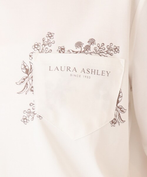 LAURA ASHLEY(ローラアシュレイ)の「【接触冷感/洗える】ブランブル柄ポケットTシャツ(Tシャツ/カットソー・レディース・ホワイト系/ネイビー/ダークブラウン・38/40)」の12枚目の写真