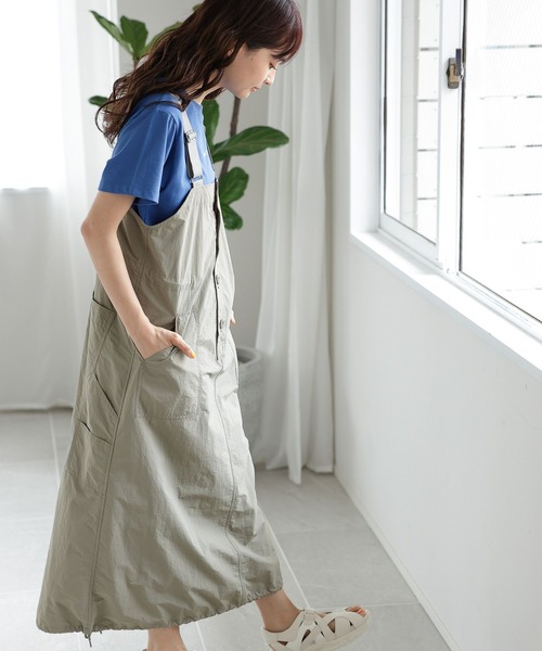 niko and...（ニコアンド）の「ナイロンワークジャンパースカート（ワンピース・レディース・カーキ/ブラック/グレー・LARGE/MEDIUM）」の5枚目の写真