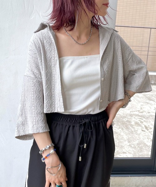 PAGEBOY(ページボーイ)の「ジャガードショートシャツ(シャツ/ブラウス・レディース・ブラック/グレイッシュベージュ/ブラウン・FREE)」の3枚目の写真