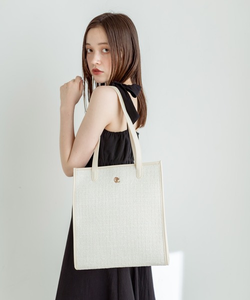 OLIVE des OLIVE(オリーブデオリーブ)の「【WEB限定】エンブレム付きトリミングトートバッグ 1032120020(トートバッグ・レディース・ピンク/アイボリー/ブラック/ホワイト・FREE)」の7枚目の写真