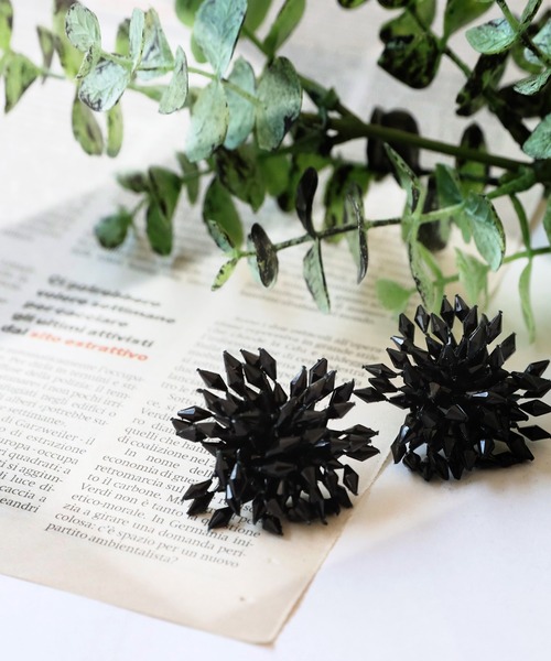 antiqua（アンティカ）の「ビーズフラワーイヤリング（イヤリング・レディース・ブラック・FREE）」の10枚目の写真