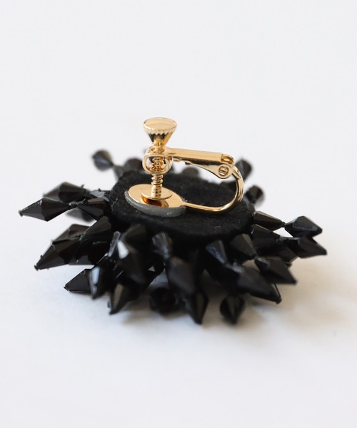 antiqua（アンティカ）の「ビーズフラワーイヤリング（イヤリング・レディース・ブラック・FREE）」の9枚目の写真