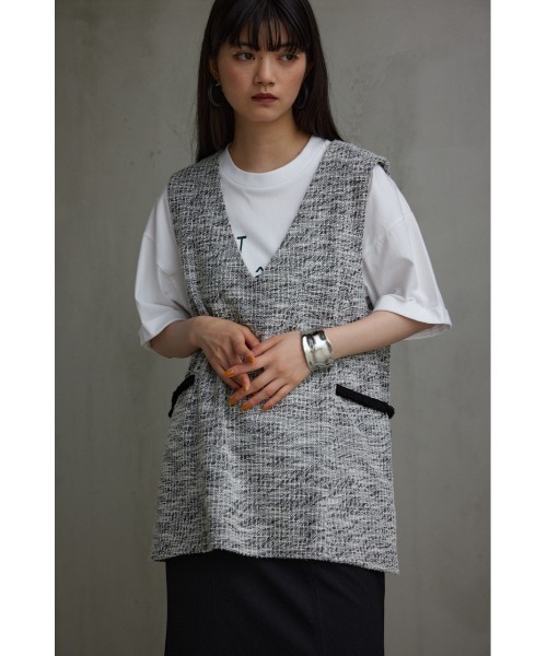 AZUL by moussy（アズールバイマウジー）の「カットツイードベスト（ベスト・レディース・ブラック/ライトベージュ/ダークグリーン・FREE）」の5枚目の写真