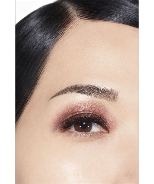 CHANEL(シャネル)の「オンブル プルミエール リーブル ルースパウダー アイシャドウ(ロングラスティングな発色で、奥行きのある目もとへ)(アイシャドウ・レディース・408 アカシア/406 セードル キュイヴレ/402 シコモア/404 シェヌ ブラン/412 ボワ ダマランテ/414 ミュリエ ヌワール・FREE)」の17枚目の写真