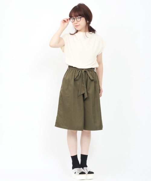 Chico(チコ)の「タックガウチョパンツ(その他パンツ・レディース・ホワイト/ネイビー/カーキ/その他18・FREE)」の2枚目の写真