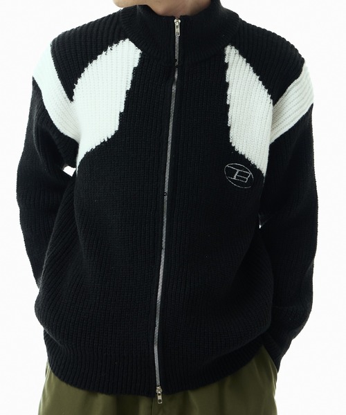 Theater code（シアターコード）の「design drivers knit/ドライバーズニット 切替カラー（ニット/セーター・メンズ・ブラック/グレイッシュベージュ・2/3）」の9枚目の写真