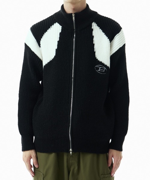 Theater code（シアターコード）の「design drivers knit/ドライバーズニット 切替カラー（ニット/セーター・メンズ・ブラック/グレイッシュベージュ・2/3）」の3枚目の写真