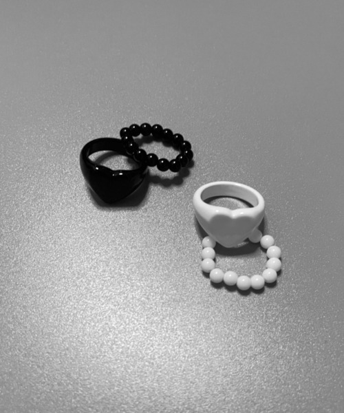 jiasecond.(ジアセカンド)の「【jiasecond.】ハート&ビーズリング2ピースセット / アクセサリー アクセ リング 指輪 セット ビーズ ハート ホワイト ブラックZOZOTOWN限定(リング・レディース・ブラック/ホワイト・FREE)」の8枚目の写真
