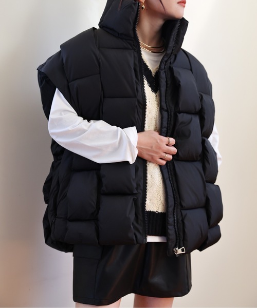 ULEULA（ウルア）の「編み込みエコダウンベスト（ダウンベスト・レディース・ブラック/ホワイト・FREE）」の10枚目の写真