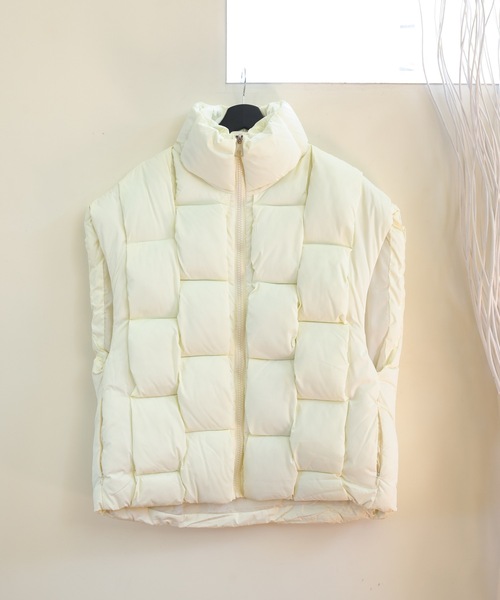 ULEULA（ウルア）の「編み込みエコダウンベスト（ダウンベスト・レディース・ブラック/ホワイト・FREE）」の22枚目の写真