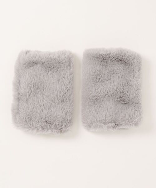 DISCOAT(ディスコート)の「フェイクファーグローブ(アームカバー・レディース・グレー/ベージュ/ベージュ系その他・FREE)」の4枚目の写真