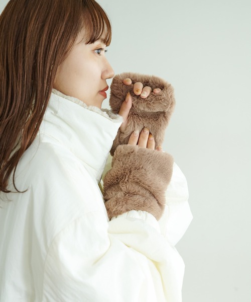 DISCOAT(ディスコート)の「フェイクファーグローブ(アームカバー・レディース・グレー/ベージュ/ベージュ系その他・FREE)」の15枚目の写真