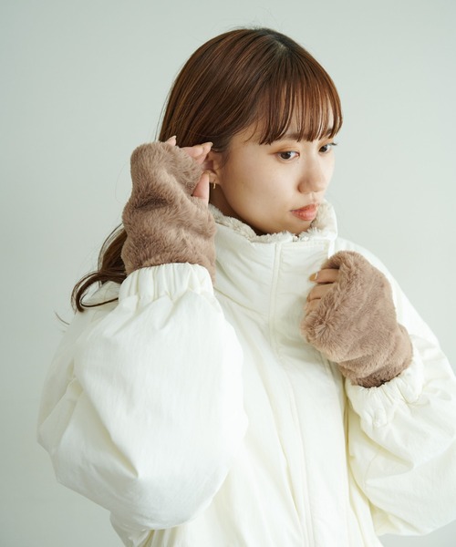 DISCOAT(ディスコート)の「フェイクファーグローブ(アームカバー・レディース・グレー/ベージュ/ベージュ系その他・FREE)」の16枚目の写真