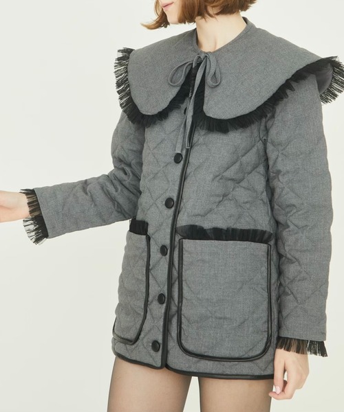 epine(エピヌ)の「collar 2way tulle piping quilting down coat(ダウンジャケット/コート・レディース・グレー/ブラック・FREE)」の14枚目の写真