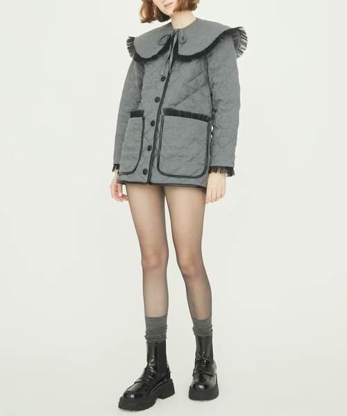 epine(エピヌ)の「collar 2way tulle piping quilting down coat(ダウンジャケット/コート・レディース・グレー/ブラック・FREE)」の6枚目の写真