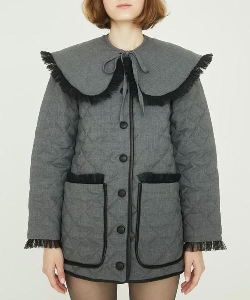 epine(エピヌ)の「collar 2way tulle piping quilting down coat(ダウンジャケット/コート・レディース・グレー/ブラック・FREE)」の13枚目の写真