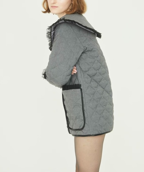 epine(エピヌ)の「collar 2way tulle piping quilting down coat(ダウンジャケット/コート・レディース・グレー/ブラック・FREE)」の21枚目の写真