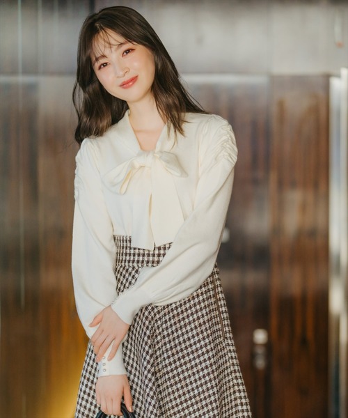 WILLSELECTION（ウィルセレクション）の「ギャザー袖ボウタイプルオーバー（ニット/セーター・レディース・ピンク/オフホワイト/ブラック・MEDIUM）」の2枚目の写真