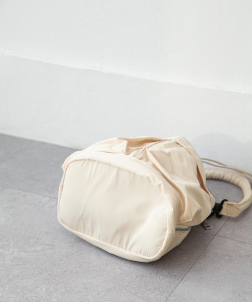 Chillfar（チルファー）の「ナイロン巾着バッグ（ショルダーバッグ・レディース・カーキ/ブラック/アイボリー・FREE）」の11枚目の写真