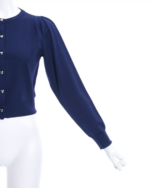 clear（クリア）の「ハートボタンパワショルニットカーディガン≪2024SS新作≫（カーディガン/ボレロ・レディース・オフホワイト/レッド/ネイビー/イエロー・F）」の7枚目の写真