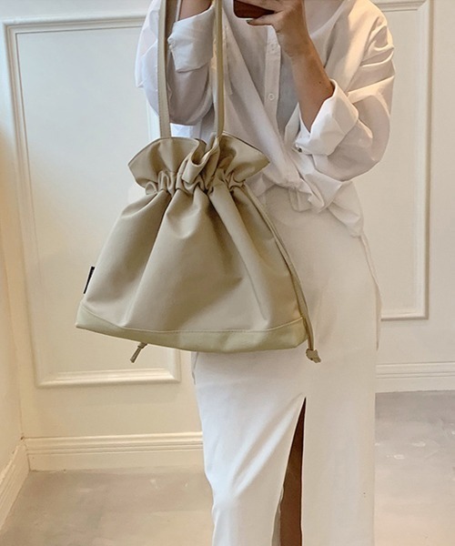 国内即送 BURBERRY ナイロン 巾着 ミニショルダーバッグ 8090573 MI8694AW22036_fw_thumbM.jpg