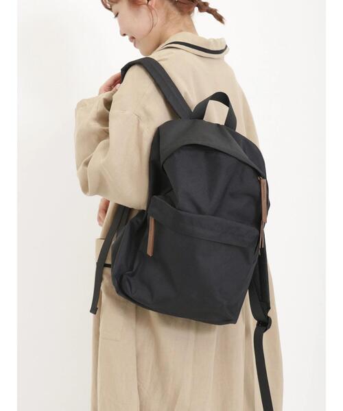 Samansa Mos2(サマンサ モスモス)の「フロントポケットワイドリュック(ハンドバッグ・レディース・ブラック/ベージュ・F)」の11枚目の写真
