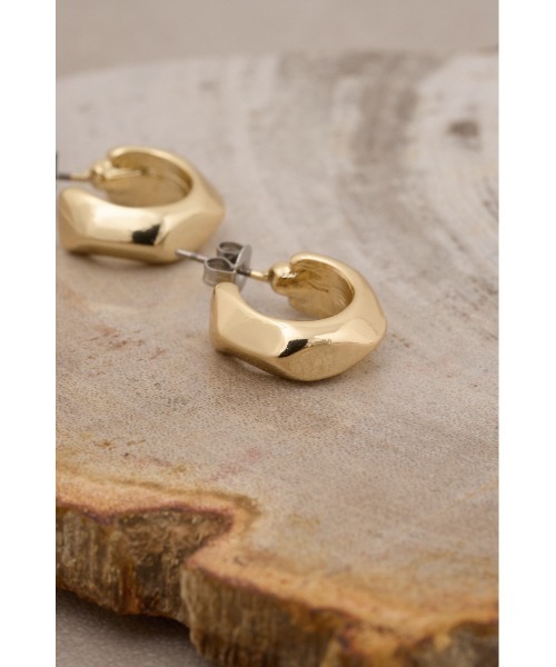 AZUL by moussy（アズールバイマウジー）の「イレギュラーシェイプミニフープピアス（ブレスレット・レディース・ゴールド系その他/シルバー・FREE）」の5枚目の写真