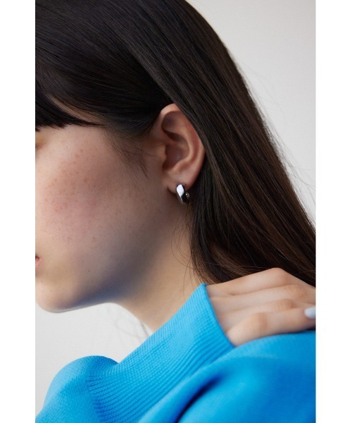 AZUL by moussy（アズールバイマウジー）の「イレギュラーシェイプミニフープピアス（ブレスレット・レディース・ゴールド系その他/シルバー・FREE）」の7枚目の写真