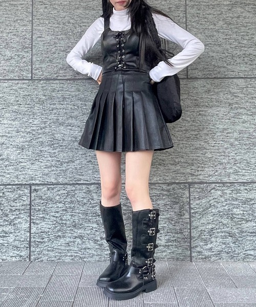 Figments（フィグメンツ）の「合皮レースアップビスチェ（キャミソール・レディース・ブラック・FREE）」の4枚目の写真