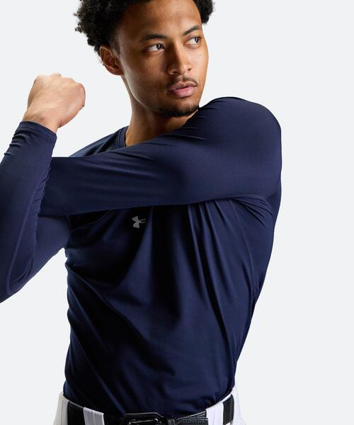 UNDER ARMOUR(アンダーアーマー)の「UAヒートギア コンフォート フィッティド ロングスリーブ クルーネック シャツ(ベースボール/メンズ)(Tシャツ/カットソー・メンズ・ネイビー・L/S/M/XL/2XL/3XL)」の3枚目の写真