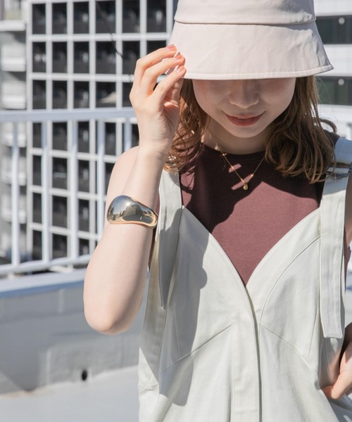 SMELLY（スメリー）の「メタルプックリボリュームバングル（バングル/リストバンド・レディース・ゴールド/シルバー・-）」の10枚目の写真