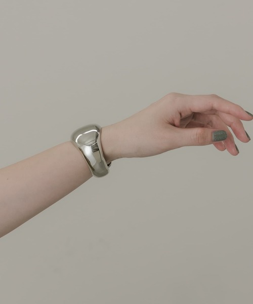 SMELLY（スメリー）の「メタルプックリボリュームバングル（バングル/リストバンド・レディース・ゴールド/シルバー・-）」の12枚目の写真