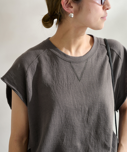 FRAMeWORK(フレームワーク)の「ガーゼ裏毛バックスリットプルオーバー(Tシャツ/カットソー・レディース・チャコールグレー/ベージュ・FREE)」の11枚目の写真
