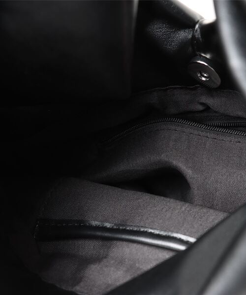 LA VORAGINE（ラ ヴォラジネ）の「ワンハンドル　ギャザーハンドバッグ（ハンドバッグ・レディース・ブラウン/グリーン/ブラック/アイボリー・FREE）」の6枚目の写真