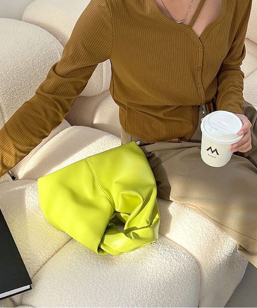 LA VORAGINE（ラ ヴォラジネ）の「ワンハンドル　ギャザーハンドバッグ（ハンドバッグ・レディース・ブラウン/グリーン/ブラック/アイボリー・FREE）」の14枚目の写真