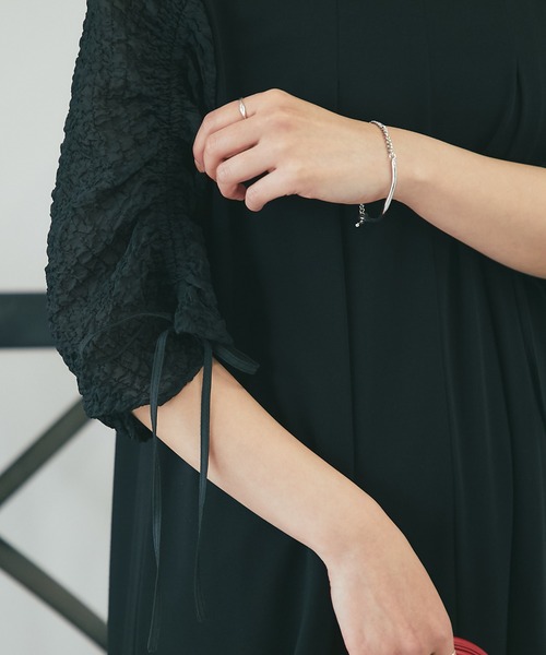 un dix cors（アンディコール）の「《オケージョン》袖ギャザーシルケットワンピース（ドレス・レディース・ブラック・FREE）」の10枚目の写真